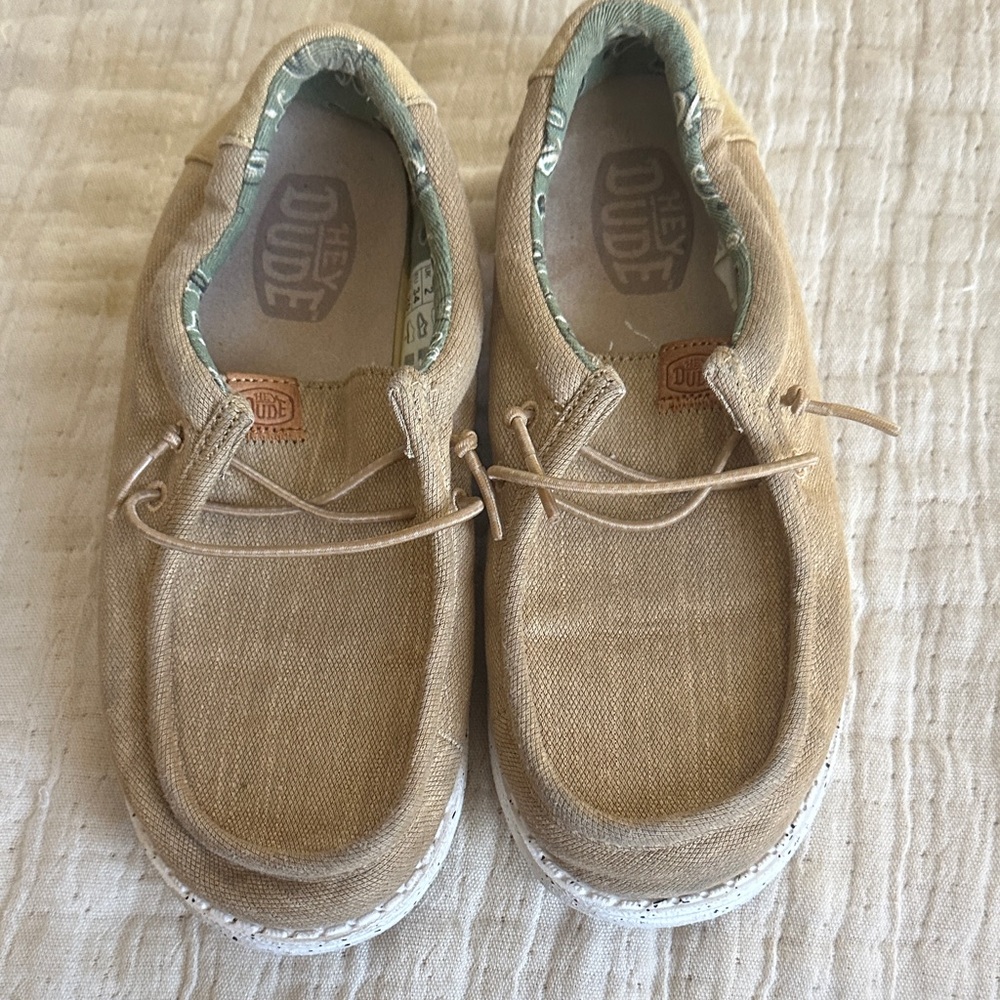 Hey Dude Kids Tan Shoes youth size 2